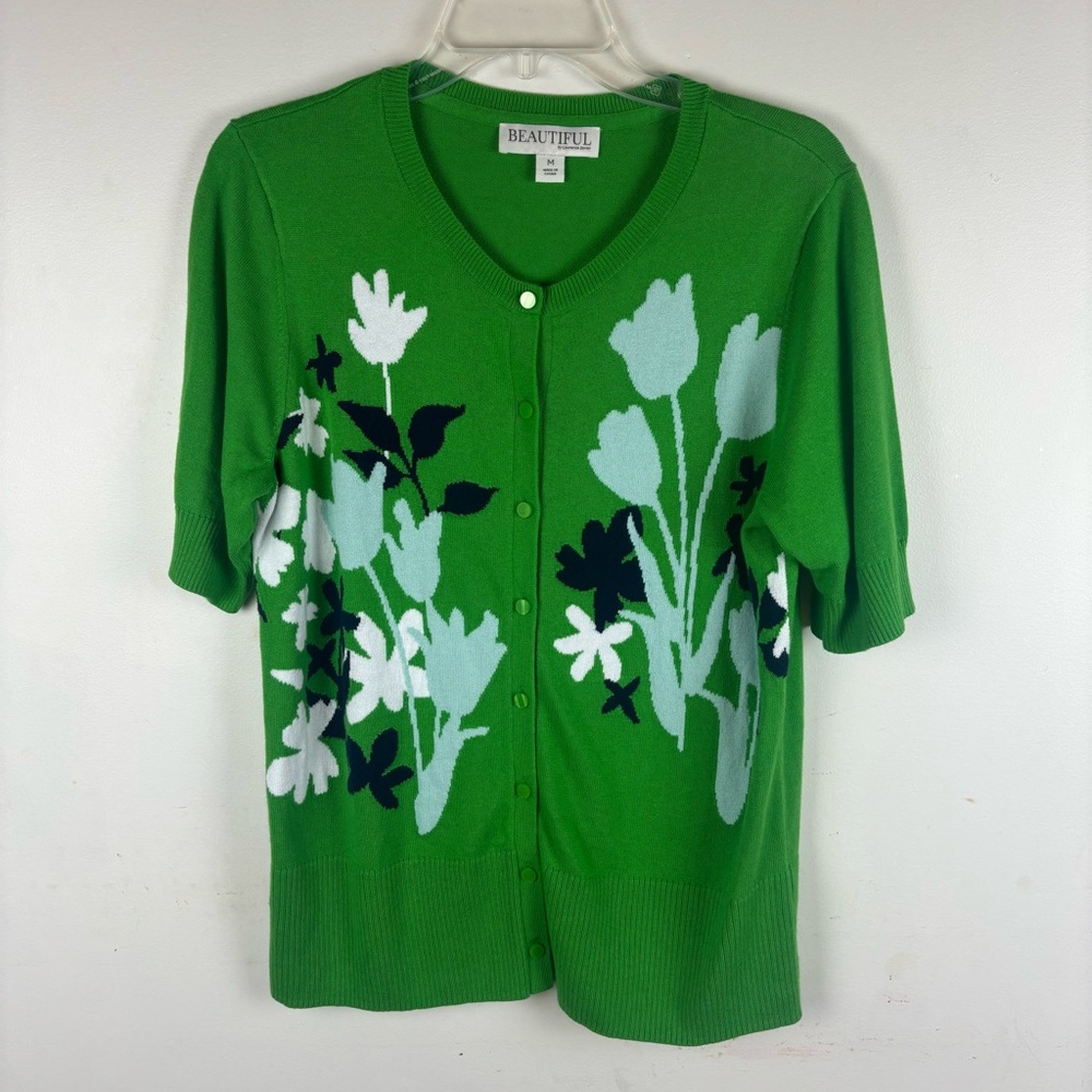 BEAUTIFUL by Lawrence Zorian green s/s cardigan w/floral design-woman’s Medium